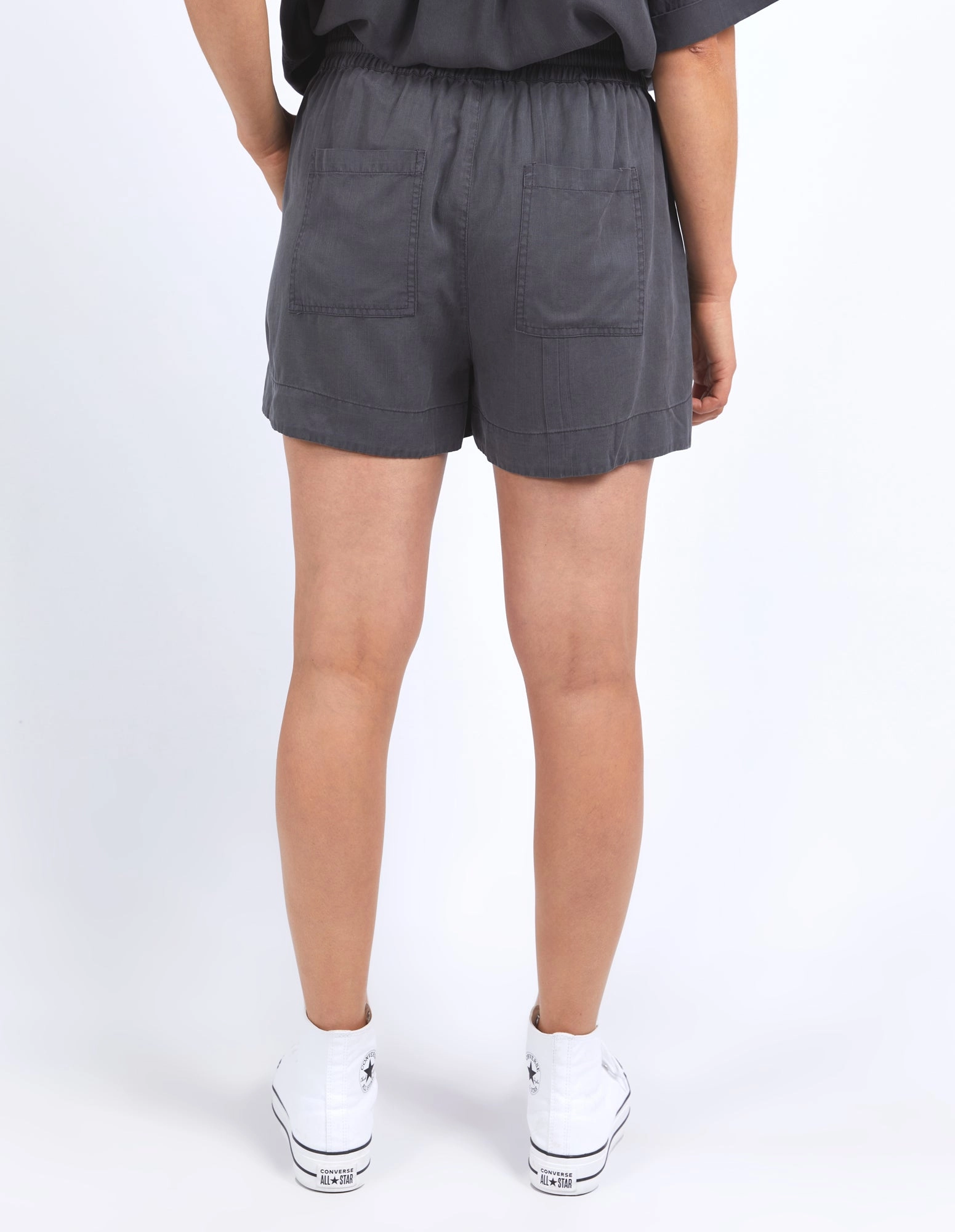 Elm Bliss Washed Short Washed Black