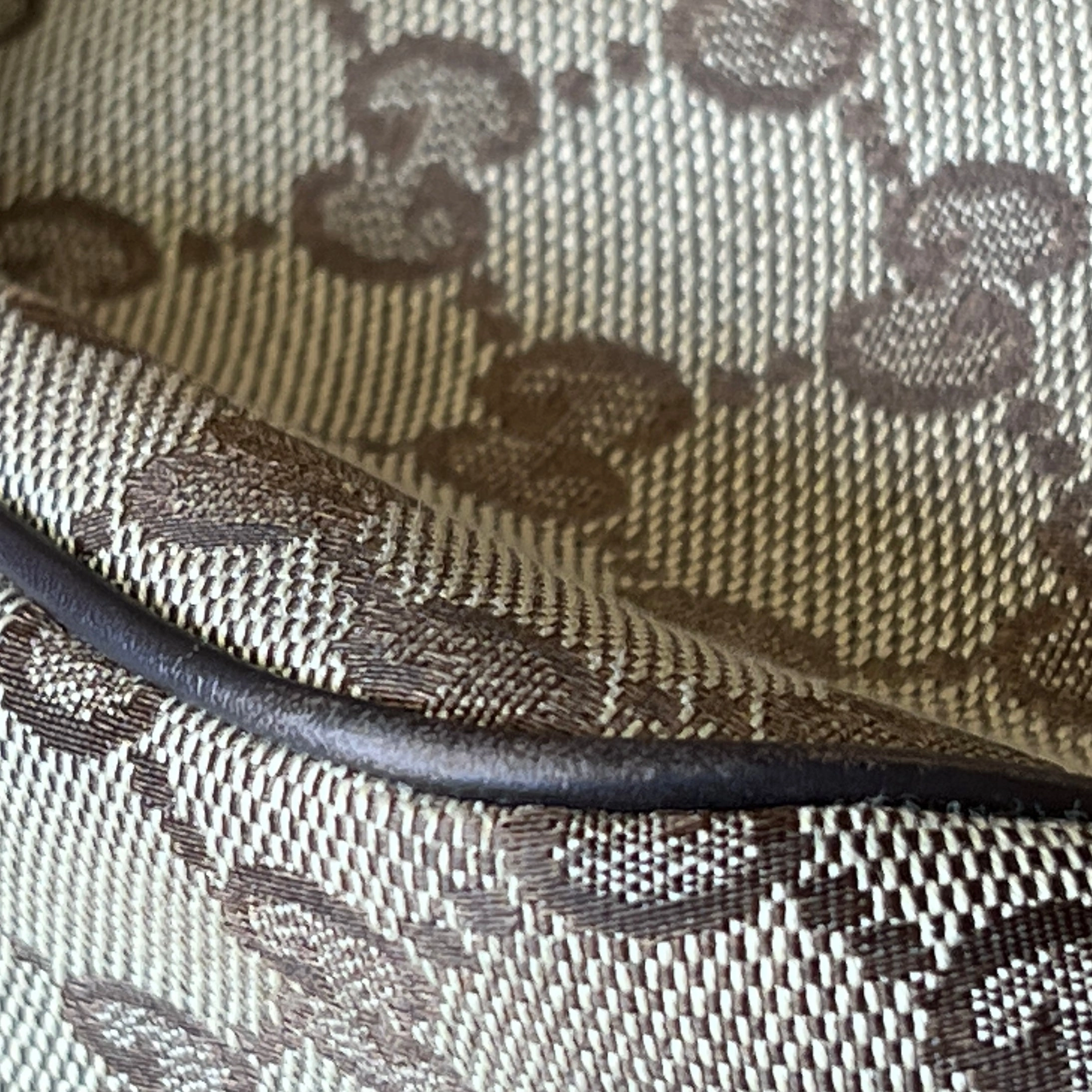 GUCCI GG Supreme Sherry Line Match Ball Shoulder Bag