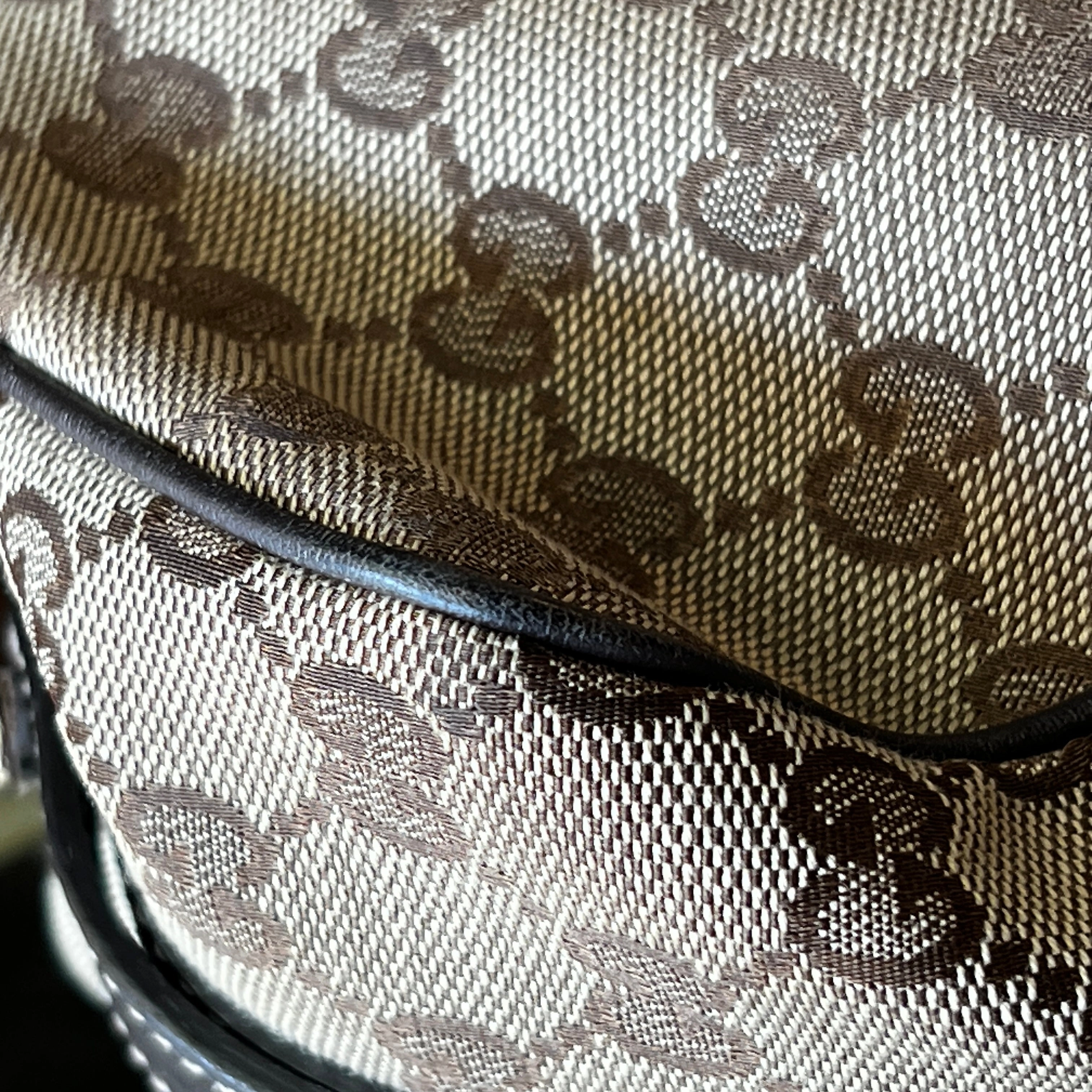 GUCCI GG Supreme Sherry Line Match Ball Shoulder Bag