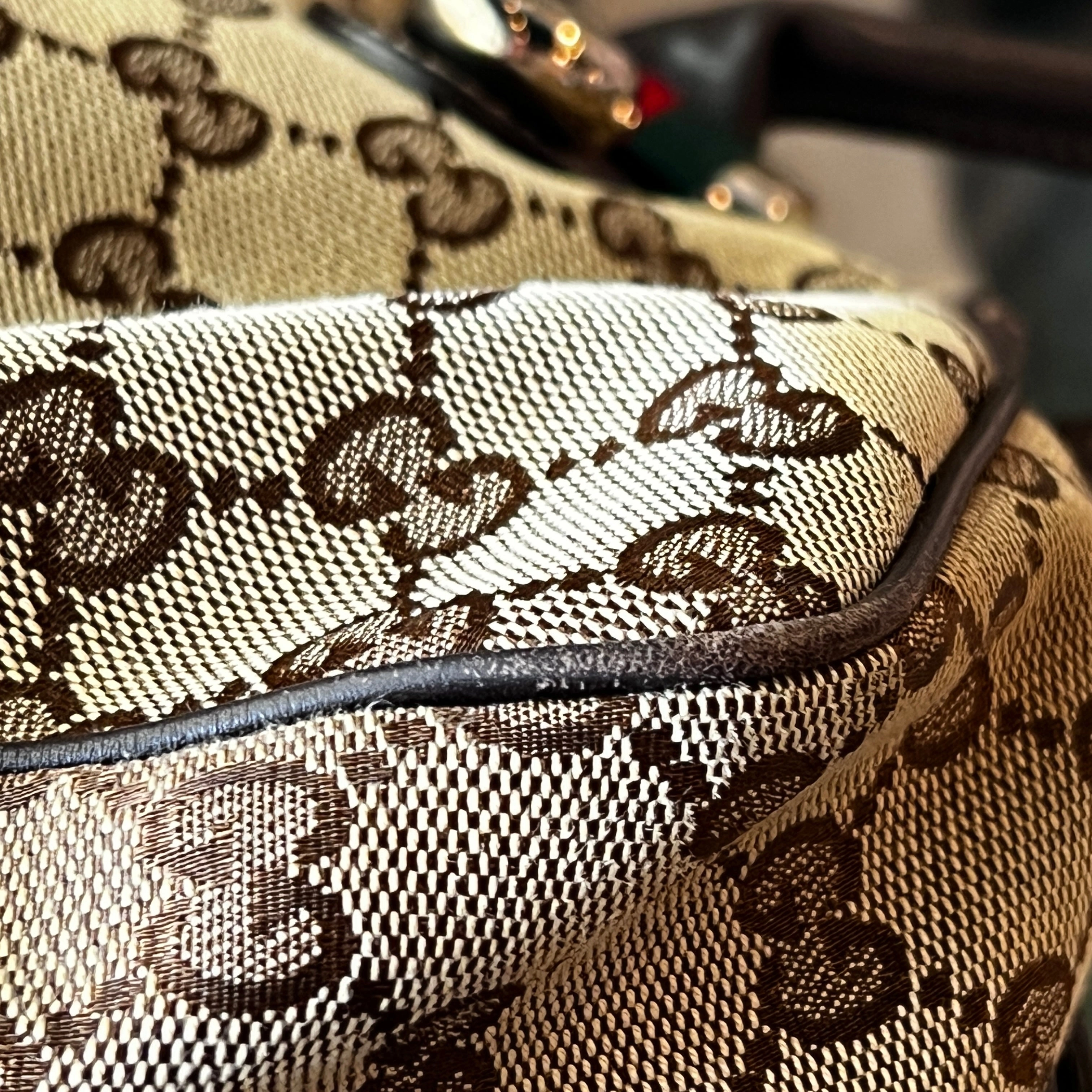 GUCCI GG Supreme Sherry Line Match Ball Shoulder Bag