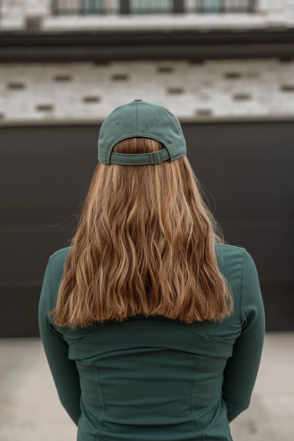 MIDI Bronde Hat Wig