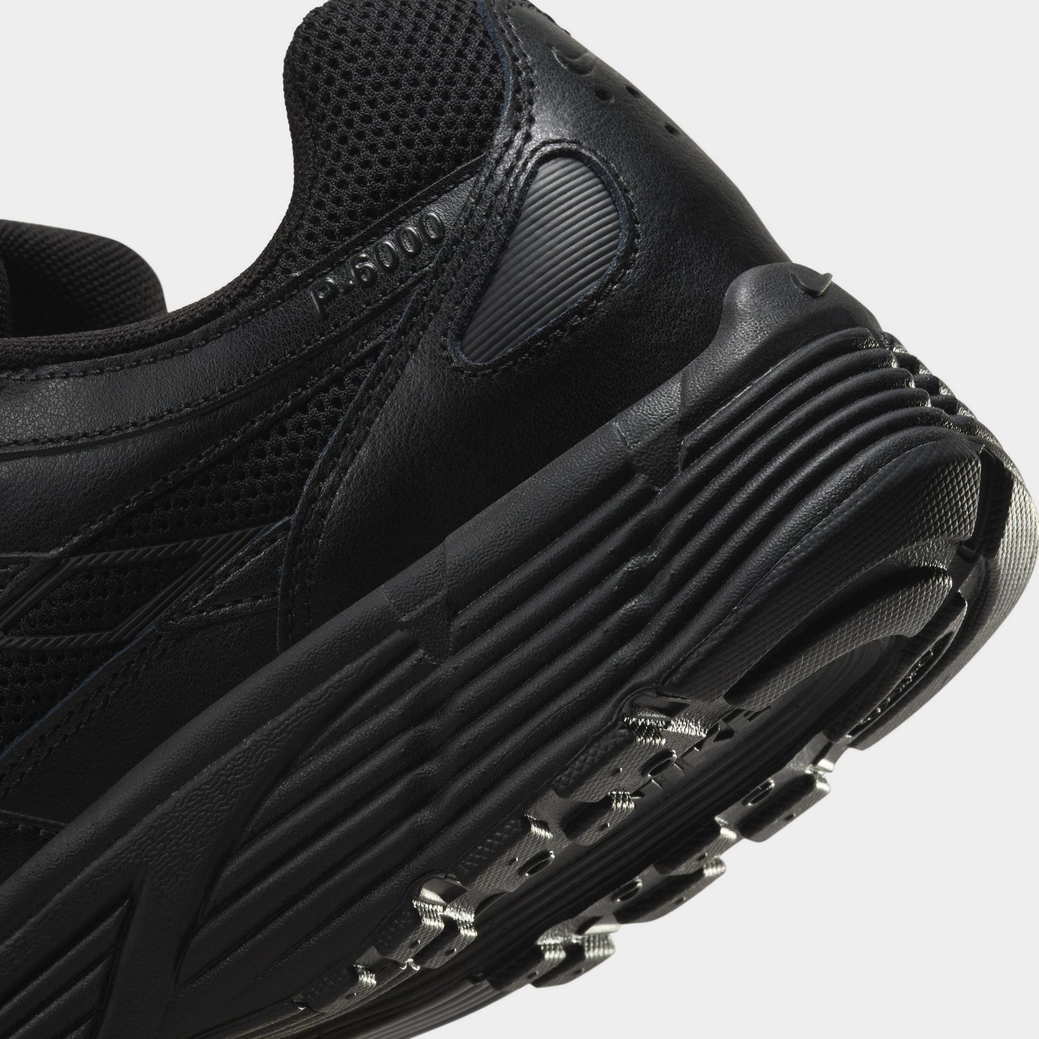 Nike P-6000 Black / Black