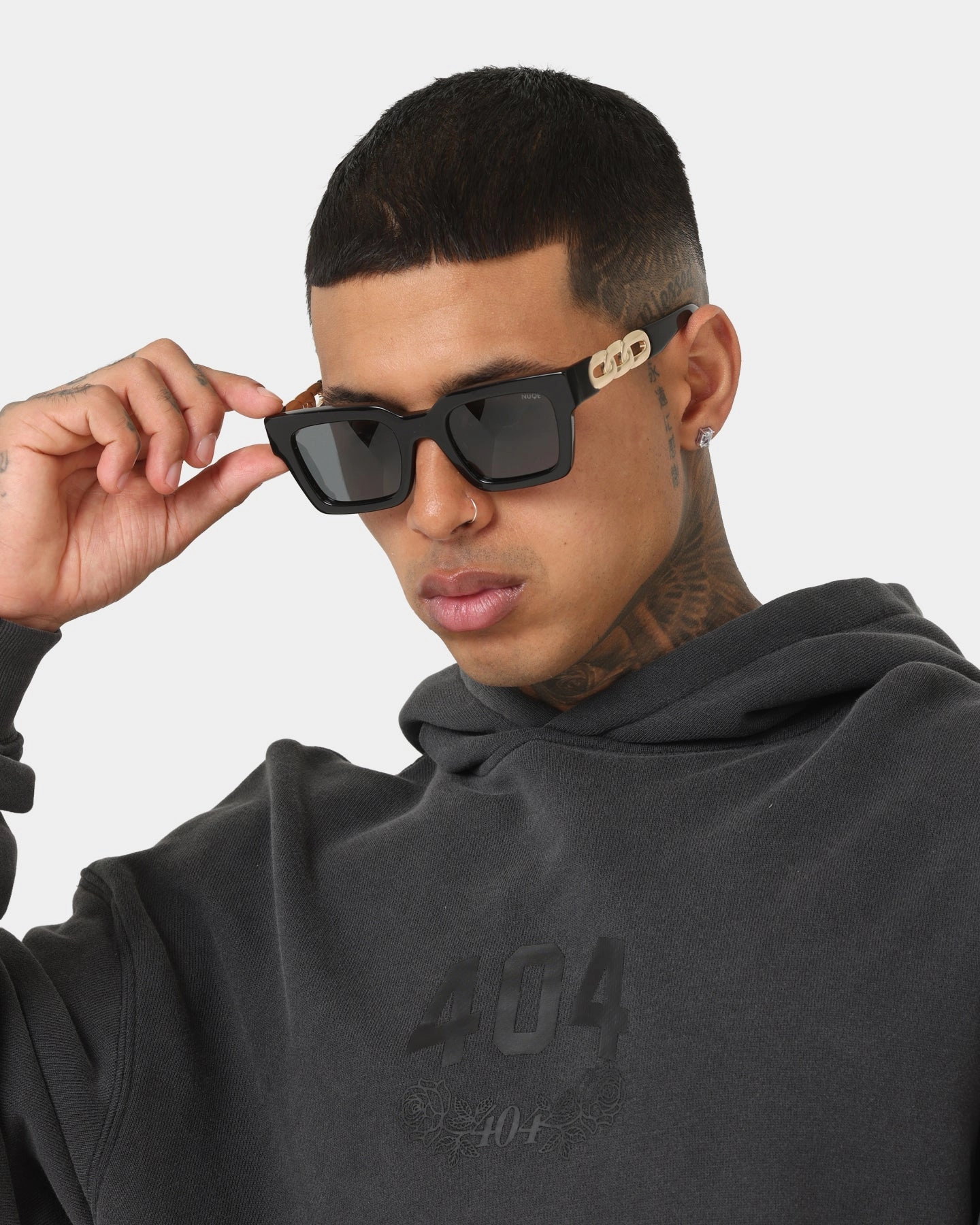 NUQE Captivate Sunglasses Black/Gold