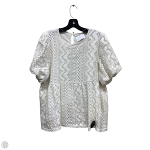 Top Short Sleeve By Clothes Mentor In Cream